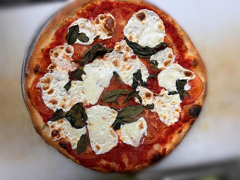 Giovanni's Pizza margarita picture